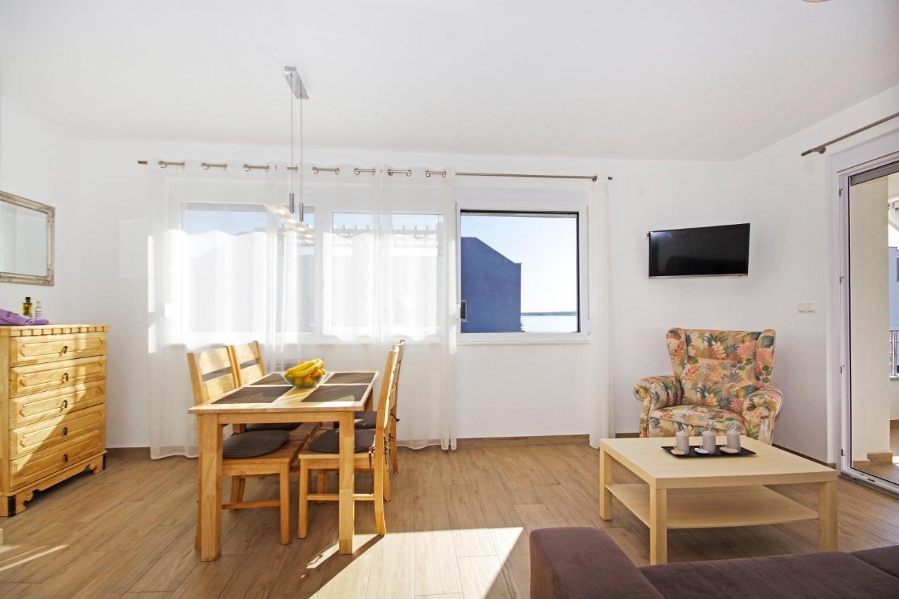 Apartment Laura Привлака Экстерьер фото