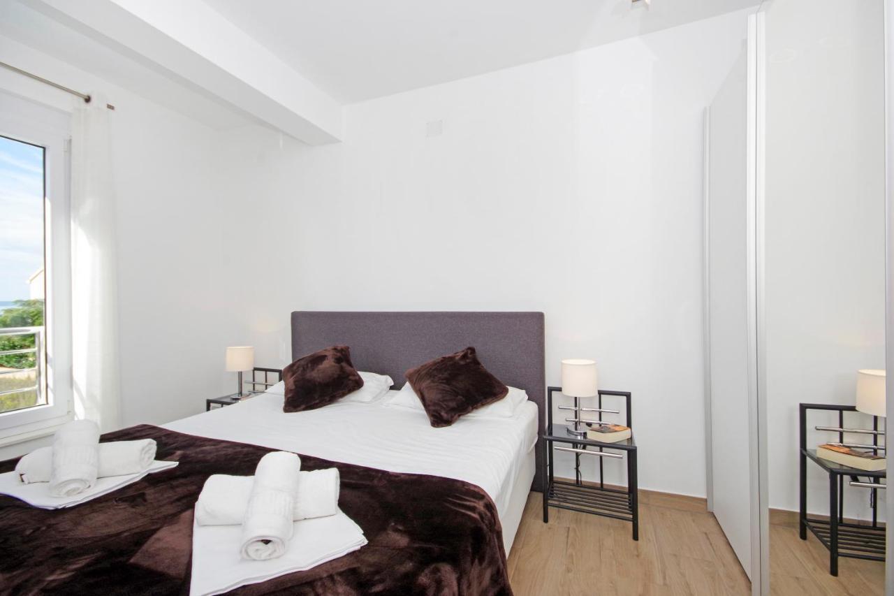 Apartment Laura Привлака Экстерьер фото