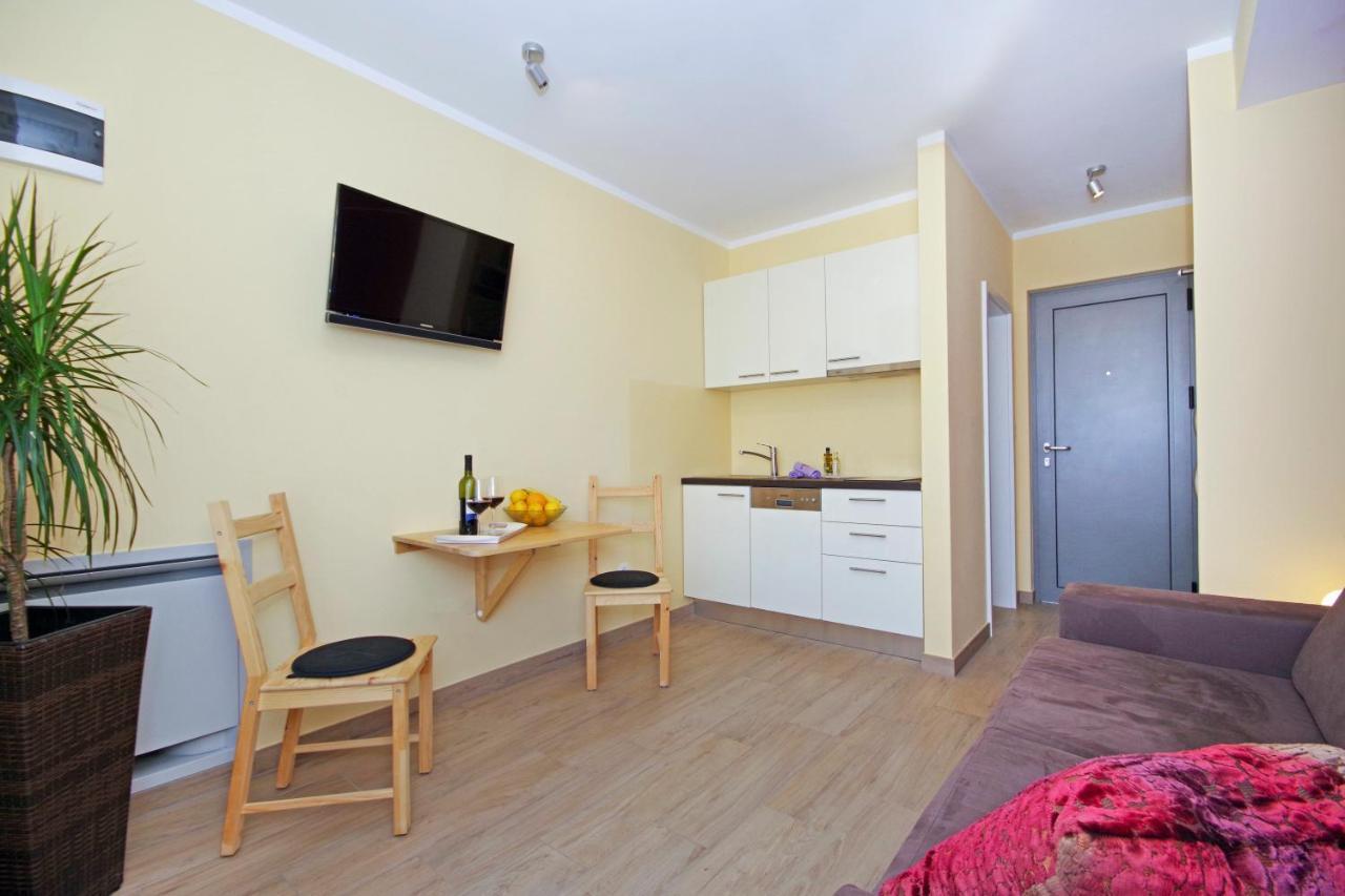 Apartment Laura Привлака Экстерьер фото