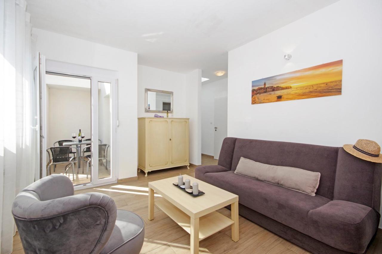 Apartment Laura Привлака Экстерьер фото