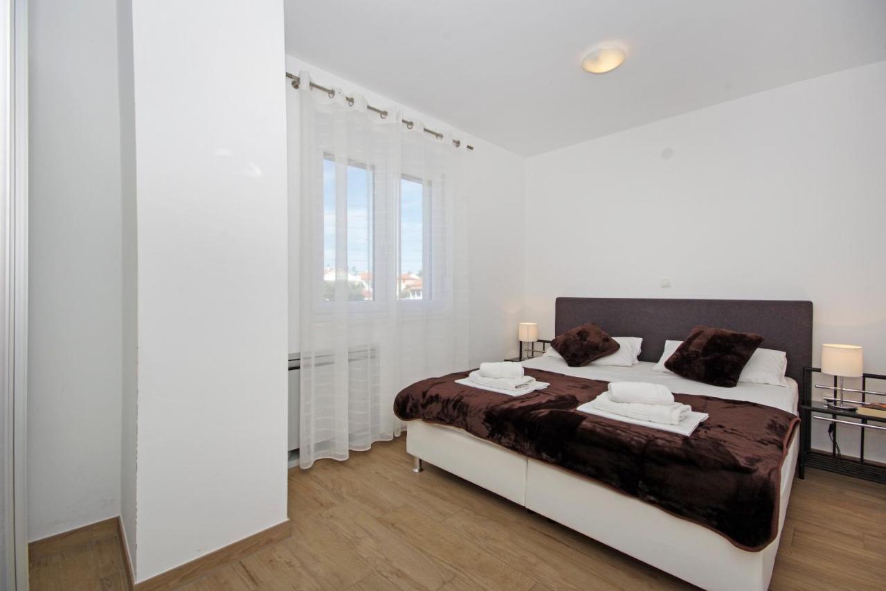 Apartment Laura Привлака Экстерьер фото