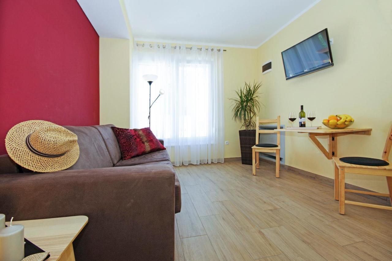 Apartment Laura Привлака Экстерьер фото