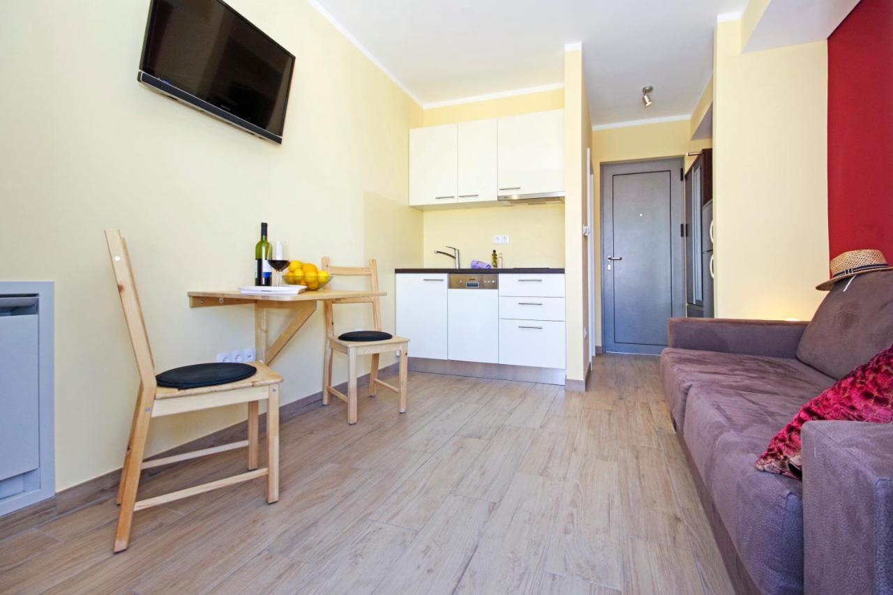 Apartment Laura Привлака Экстерьер фото