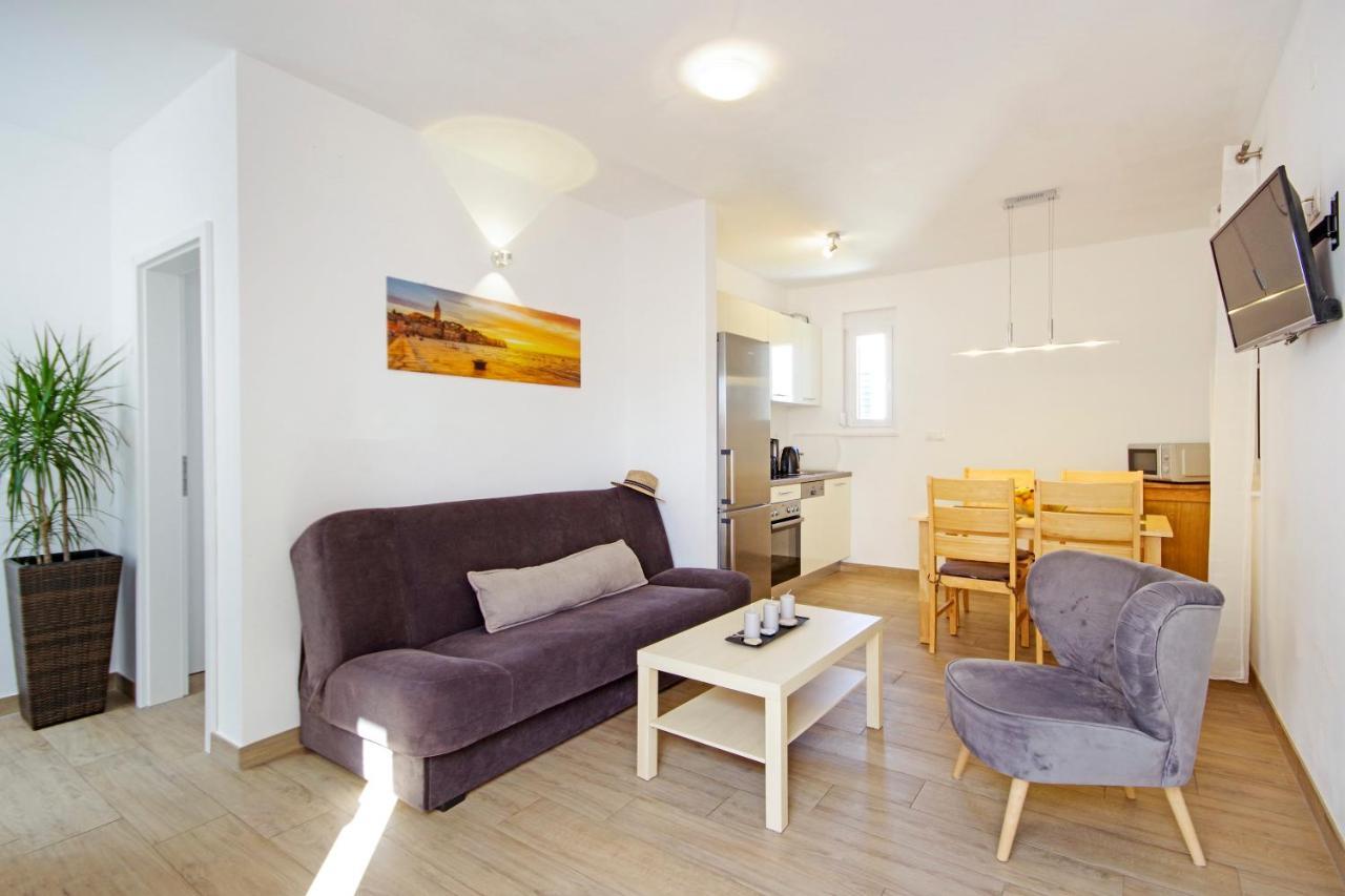 Apartment Laura Привлака Экстерьер фото